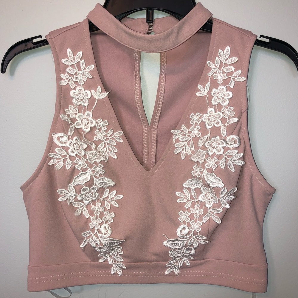 Charlotte Russe Mauve Crop Top - Picture 1 of 3